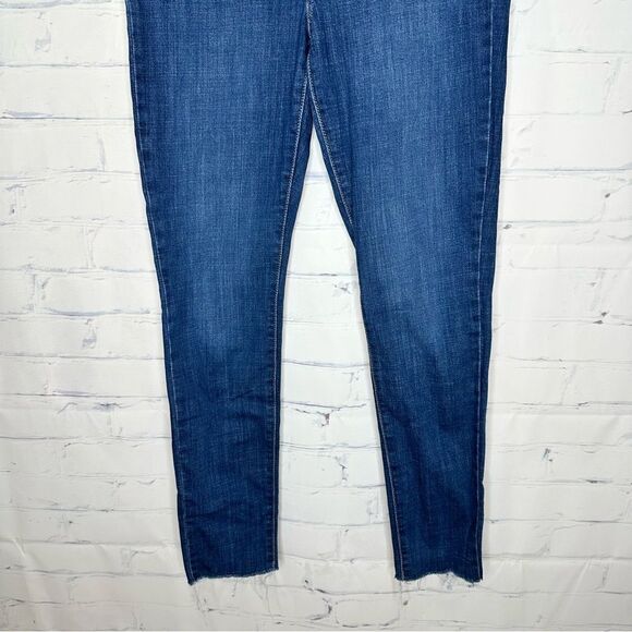 Levi’s size 29 311 Shaping Skinny Jeans - Picture 2 of 9